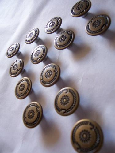 blog- buttons metalic